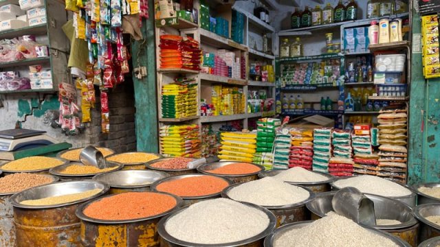 পবিত্র রমজান মাসকে কেন্দ্র করে বাজারের হালচাল: নিত্যপণ্যের দাম ও বাজার বিশ্লেষণ