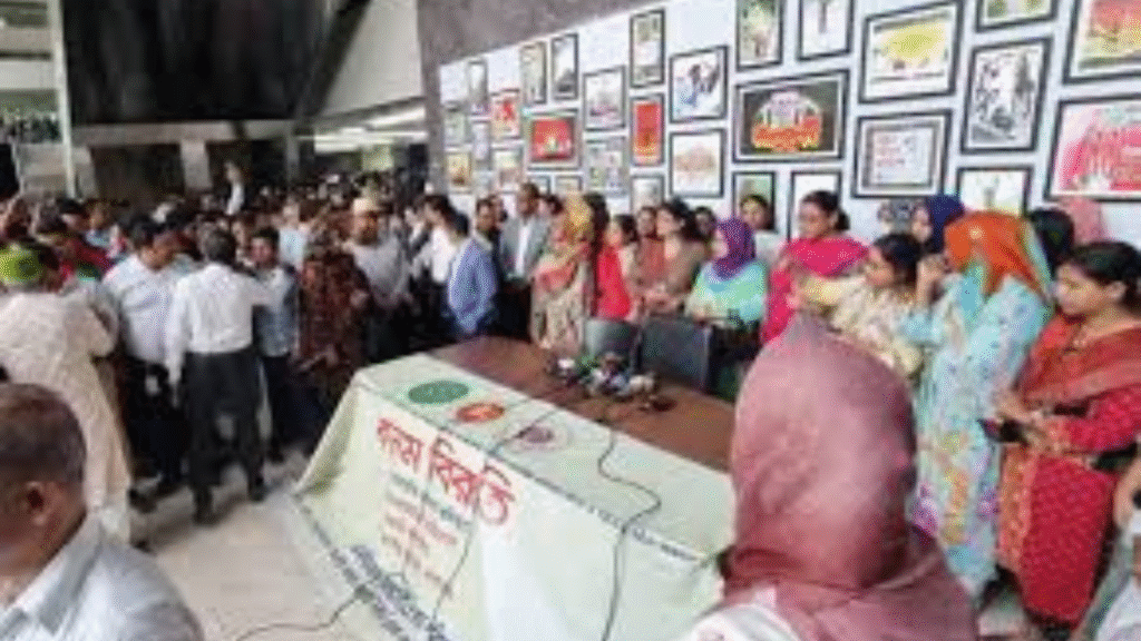 এনবিআরে আন্দোলন: আলোচনায় বসছেন অর্থ উপদেষ্টা।