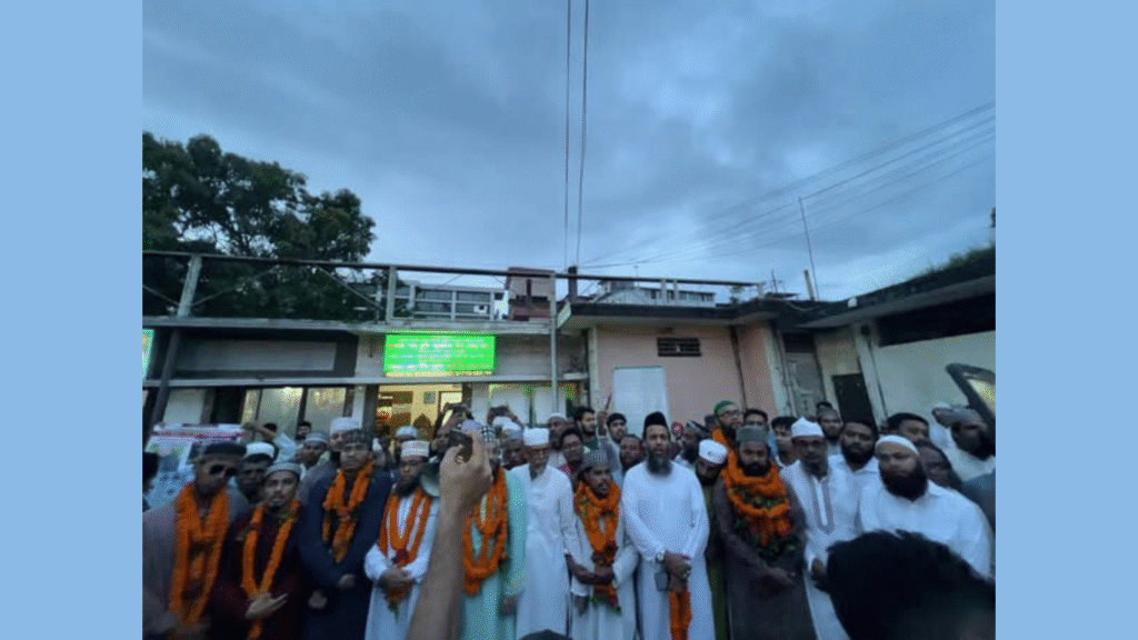 কারামুক্ত ২১ সেনাকর্মীর জেলগেটে সংবর্ধনা: শান্তিপূর্ণ আন্দোলনের প্রতীক