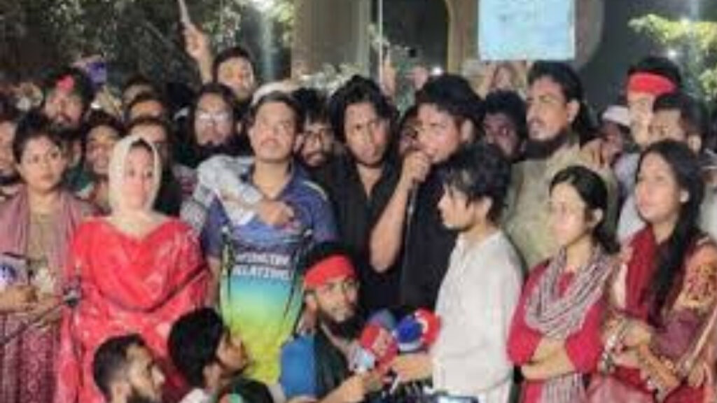 সারাদেশে গণজমায়েতের ডাক দিলেন হাসনাত আবদুল্লাহ।