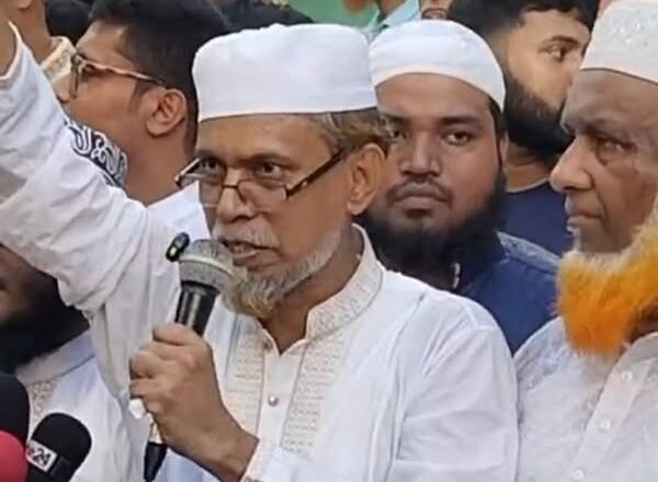 প্রেসক্লাবে চট্টগ্রাম অধিকার আন্দোলনের বিক্ষোভ: ইসলামী ব্যাংকে ৫৫০০ কর্মকর্তা ছাঁটাইয়ের প্রতিবাদ